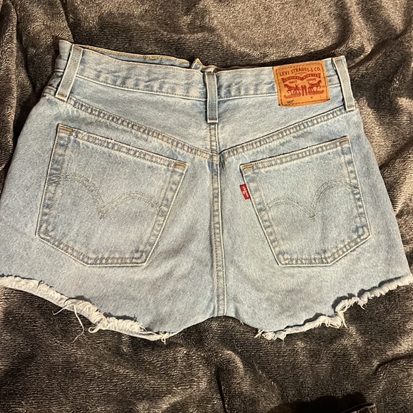 Levi’s 501 shorts: 2 pairs included - Picture 4 of 4